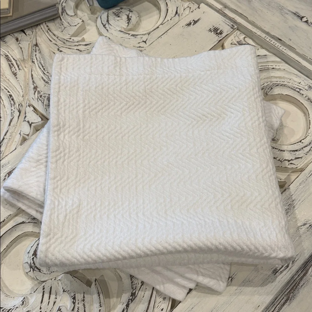 DOCOFIL PORTUGAL set of 2 Euro Pillow Shams 100% cotton 26 x 26 White Chevron